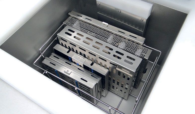Laveur Désinfecteur à ultrasons SNC 17 cuve avec panier porte-cassette
